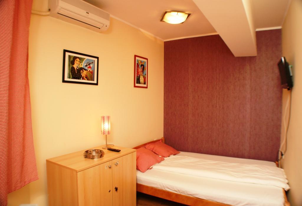 Hostel Jasmin Belgrad Exteriör bild